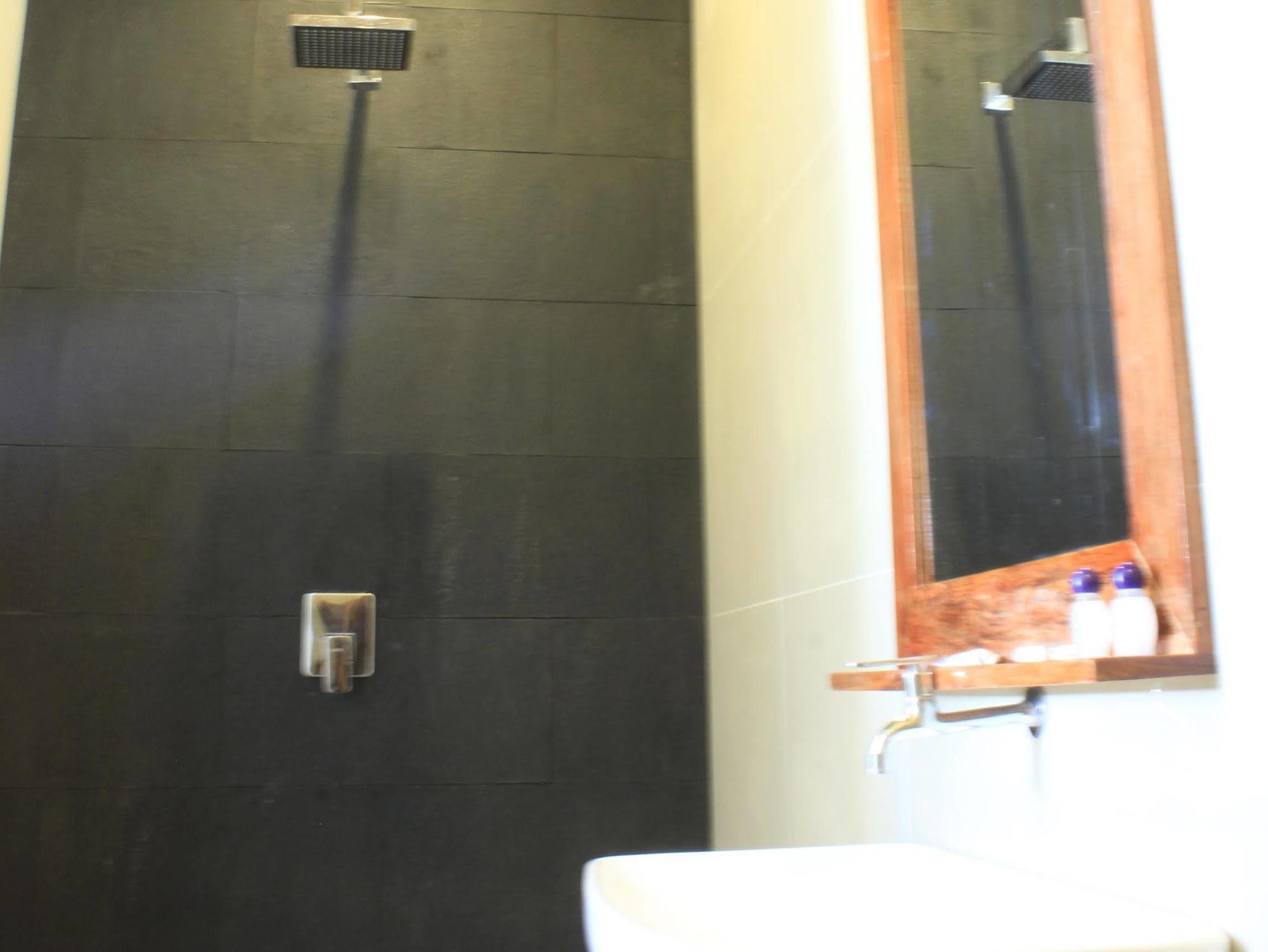 Hotel Zamburger Lombok - Previously Alam Mimpi Hotel Mangsit Buitenkant foto