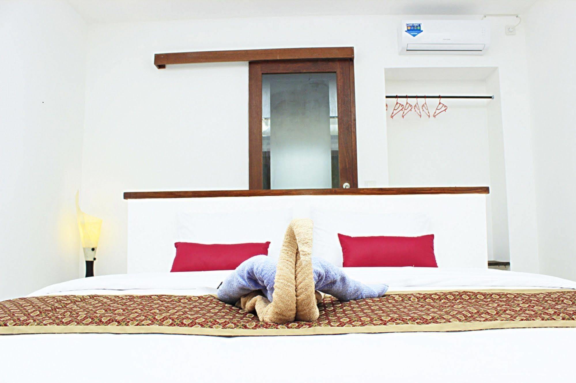 Hotel Zamburger Lombok - Previously Alam Mimpi Hotel Mangsit Buitenkant foto