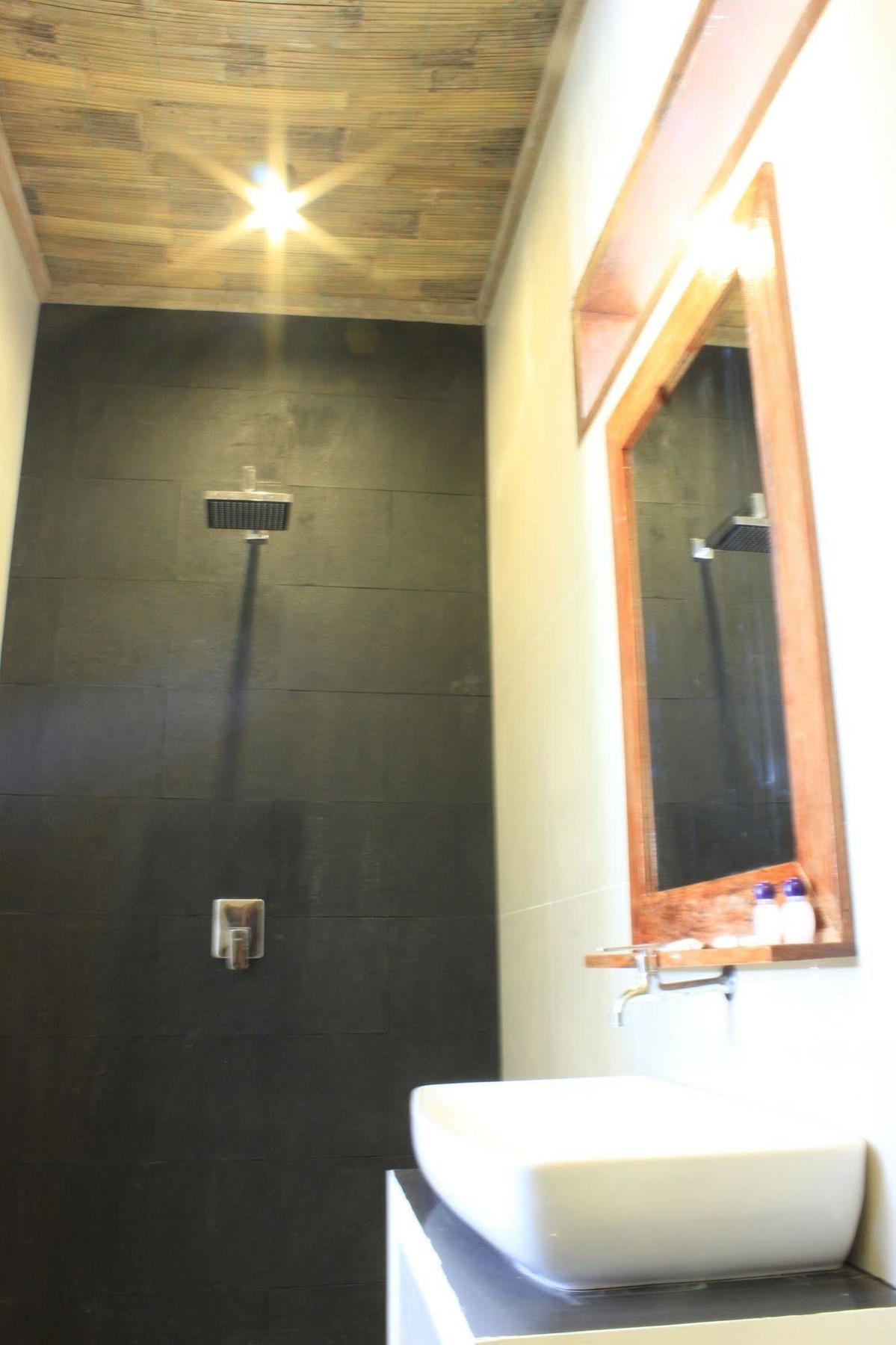 Hotel Zamburger Lombok - Previously Alam Mimpi Hotel Mangsit Buitenkant foto